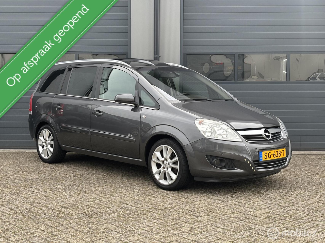 Opel Zafira - 1.8 Cosmo 7 PERS/PANO DAK - AutoWereld.nl