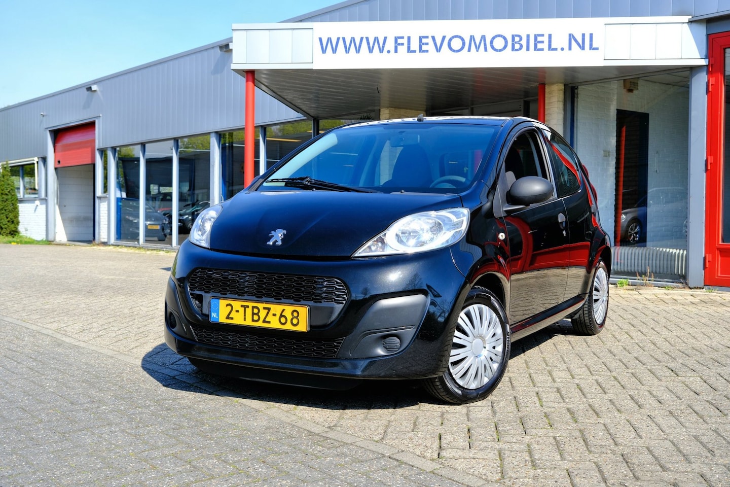 Peugeot 107 - 1.0 Urban Light Accent 5-drs Airco - AutoWereld.nl