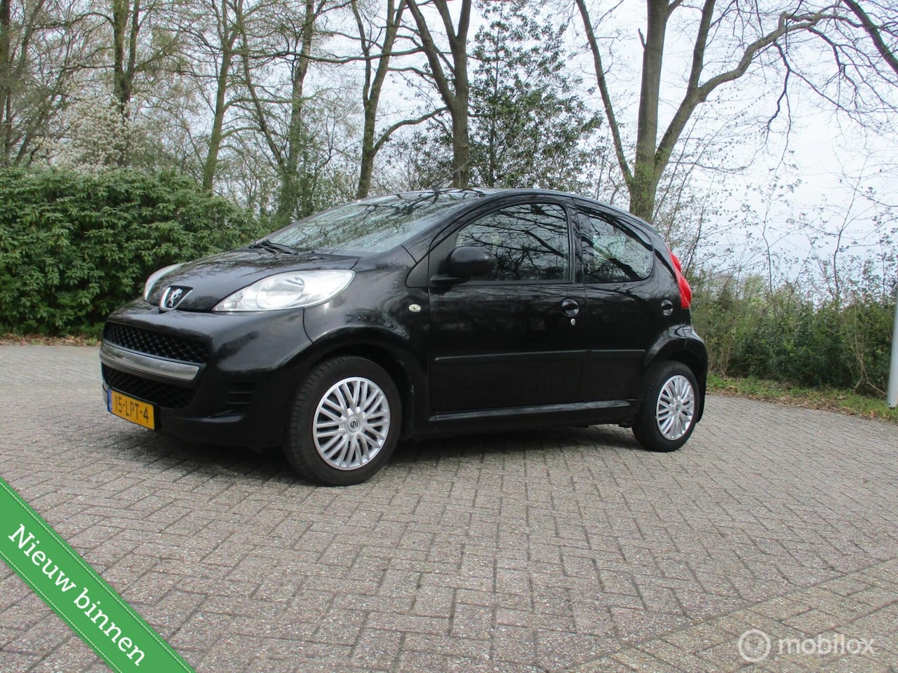 Peugeot 107 - 1.0-12V Urban Move apk 04-2027 airco 4 deurs - AutoWereld.nl