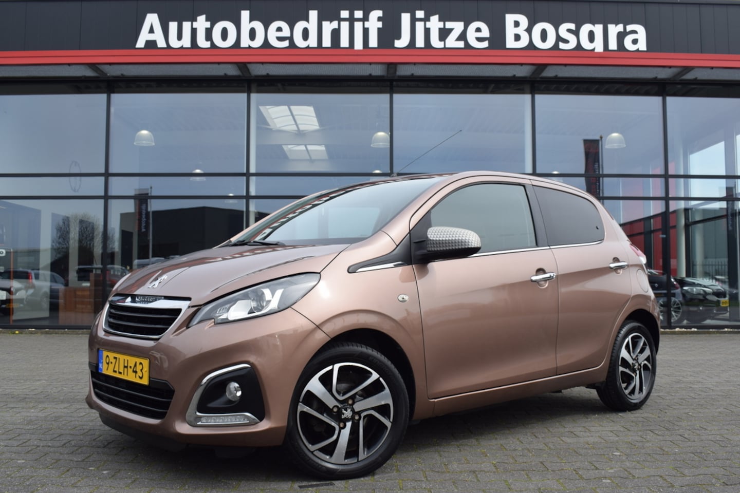 Peugeot 108 - 1.0 VTi Première ECC | Telefonie | Keyless | 15 Inch LMV | Camera | Isofix - AutoWereld.nl