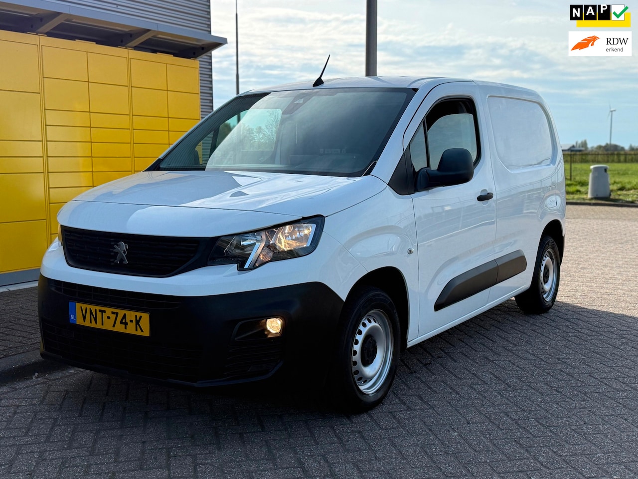 Peugeot Partner - 1.6 BlueHdi Pro 3-zits AIRCO Schuifdeur Camera - AutoWereld.nl