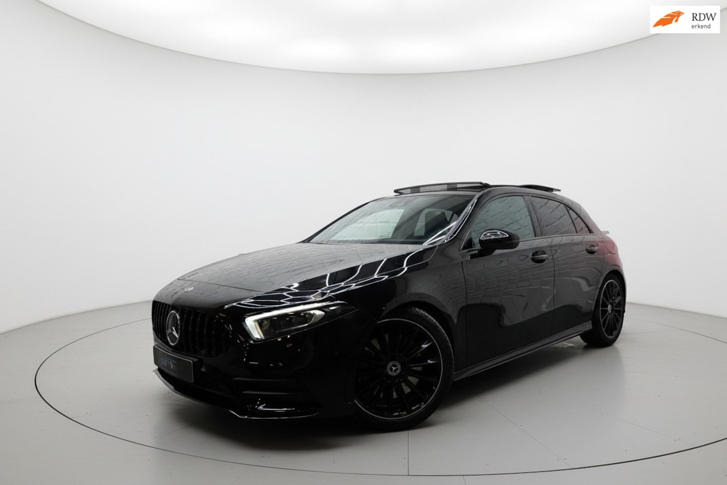 Mercedes-Benz A-klasse - 250 AMG NIGHT PANO SFEER CAMERA - AutoWereld.nl