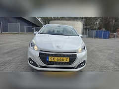 Peugeot 208 - 1.2 PureTech Blue Lease Executive