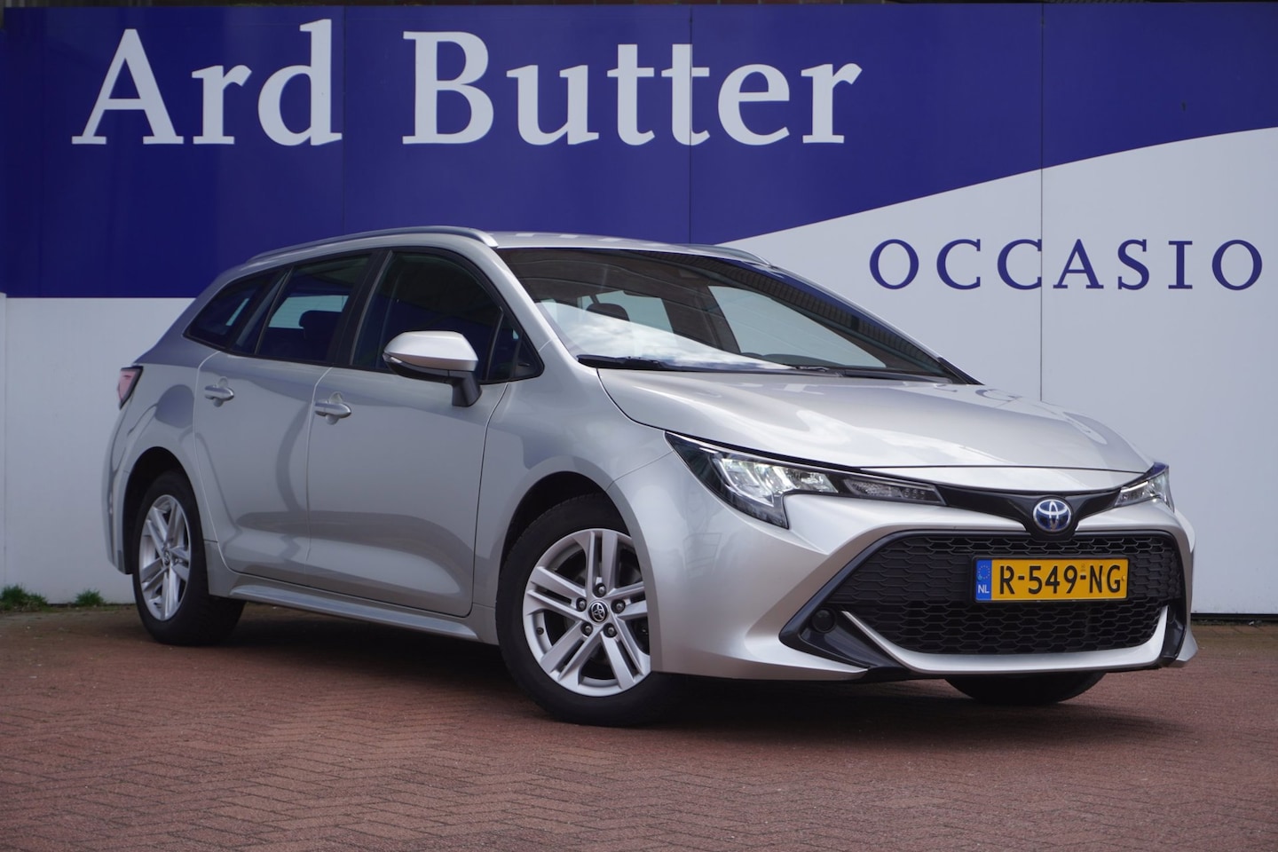 Toyota Corolla Touring Sports - 1.8 Hybrid Active+Led+camera+apple-careplay-ecc+adaptief-cruise = OKT-2022 - AutoWereld.nl