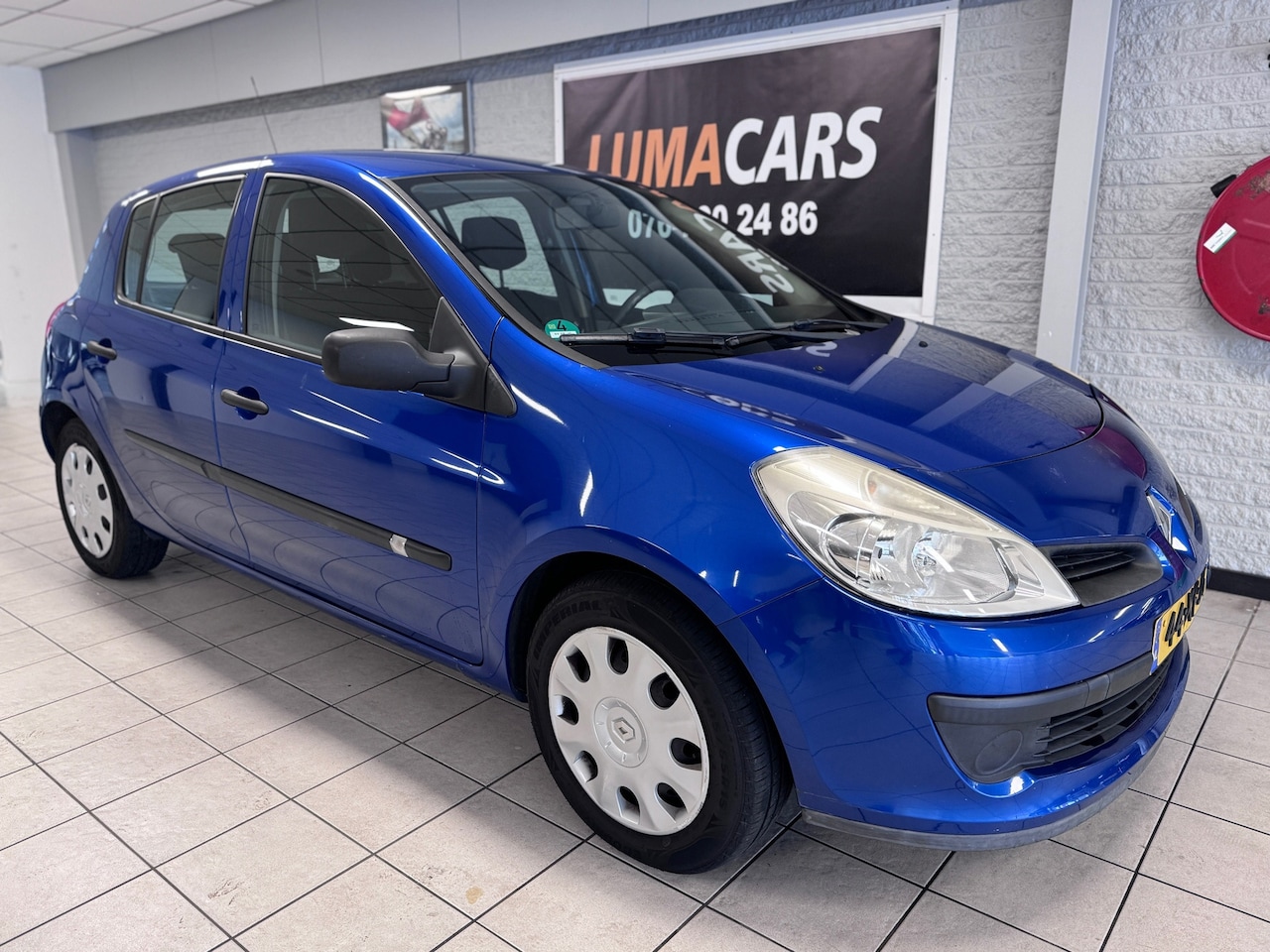 Renault Clio - 1.2-16V Business Line|Airco |5-deurs|1jaar APK - AutoWereld.nl