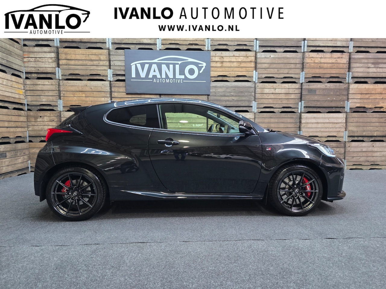 Toyota Yaris - 1.6 GR Four Performance Carplay Akrapovic Carbon LED Camera 18"LM - AutoWereld.nl