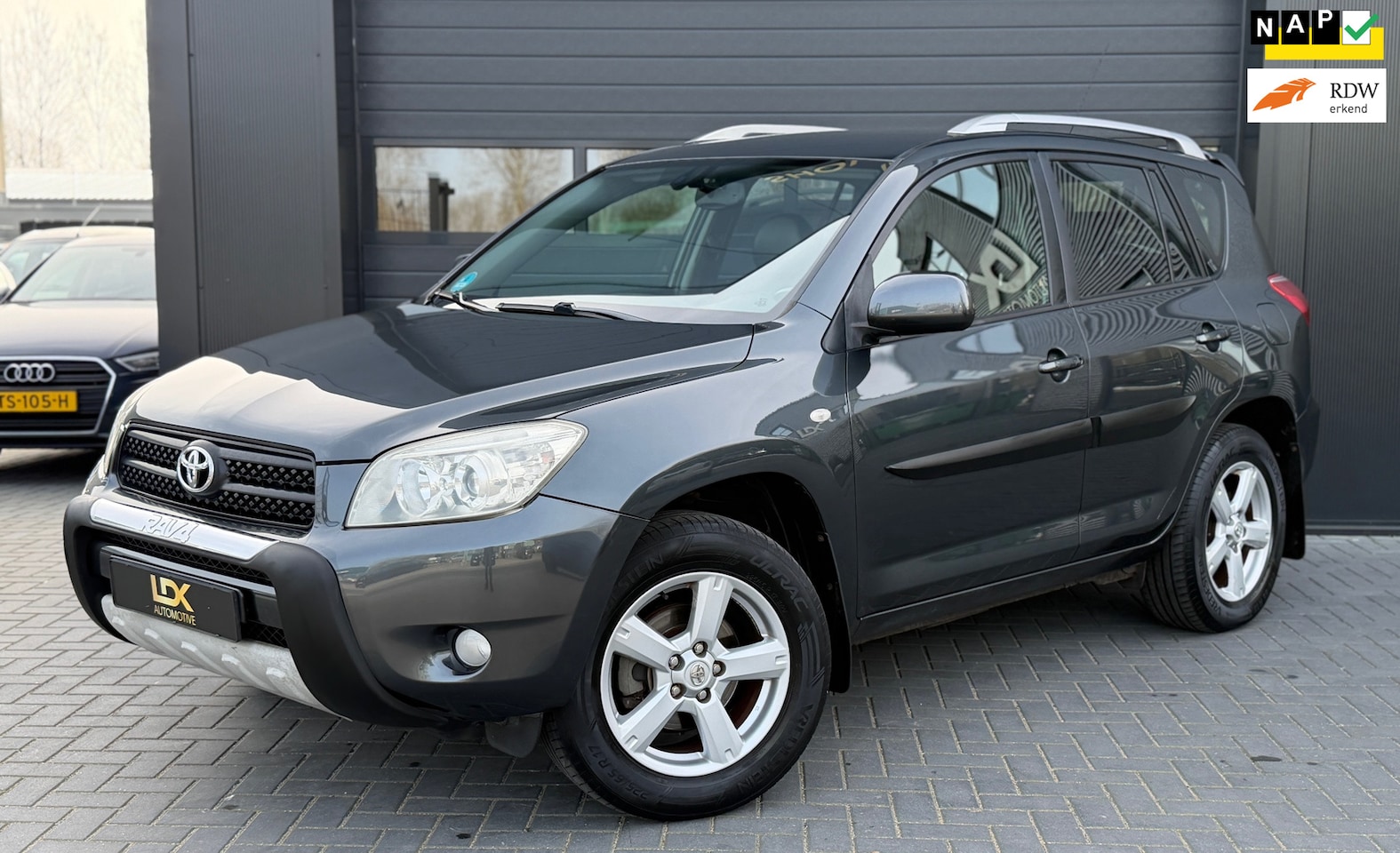 Toyota RAV4 - 2.0 VVTi Executive Airco|Stoelverwarming|Keyles|Leder - AutoWereld.nl