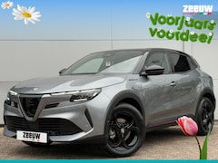 Alfa Romeo Junior - 145PK Black Edition Ibrida Speciale | Techno | Camera | Navi | C