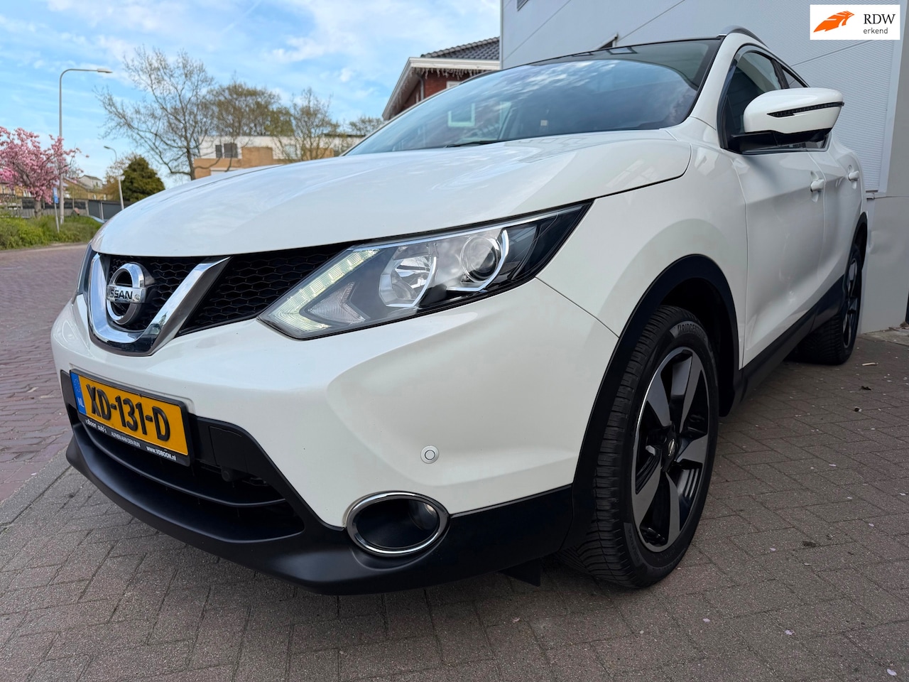 Nissan Qashqai - 1.2 N-Vision/Pano/360 Camera/Automaat/Navi/keyless/Climate-c/Cruise-c - AutoWereld.nl