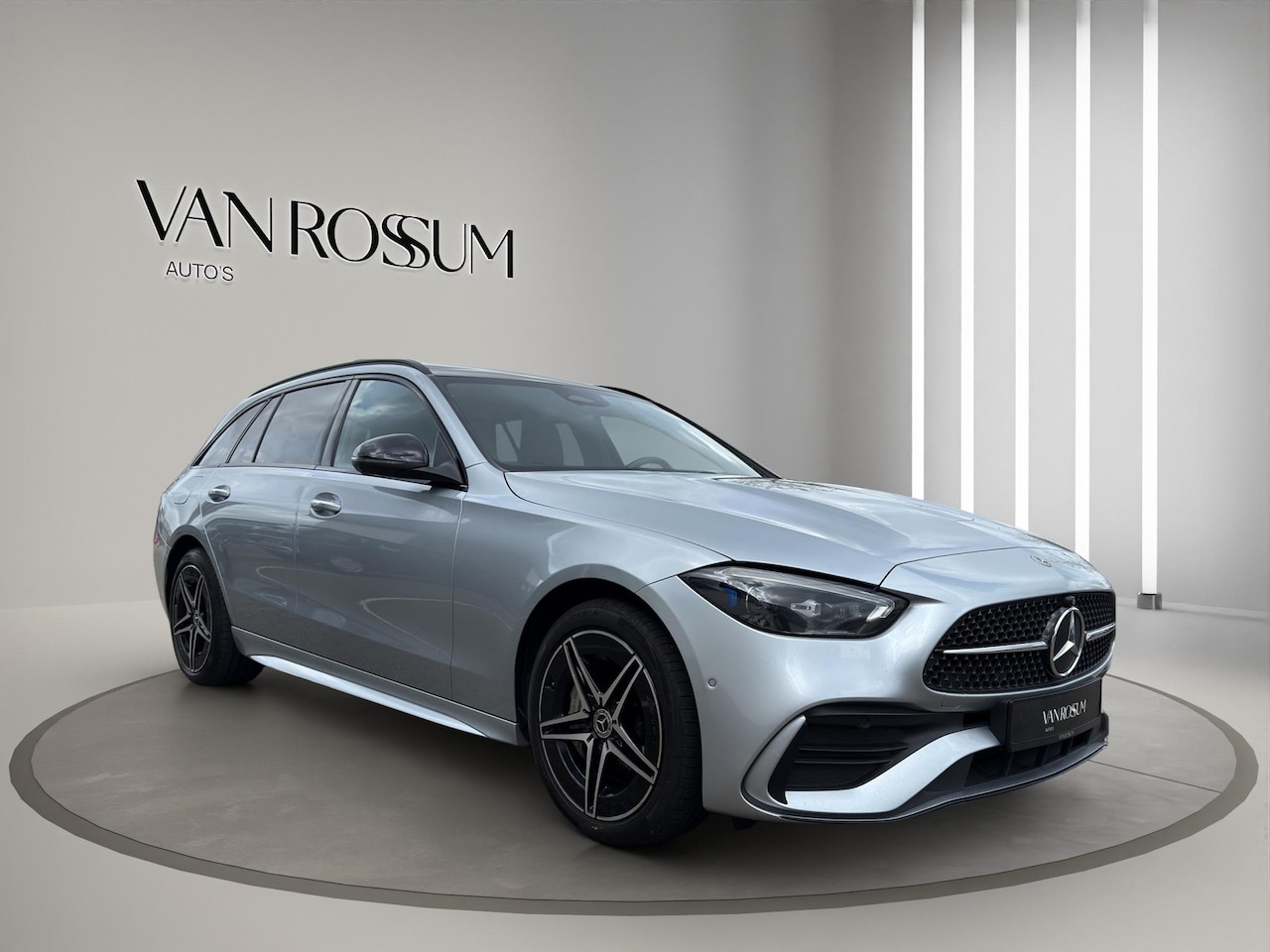 Mercedes-Benz C-klasse - 300 e AMG Line Premium Plus | Pano | 360 | Head -Up | Leder | Sfeer | Memory | Night Pakke - AutoWereld.nl
