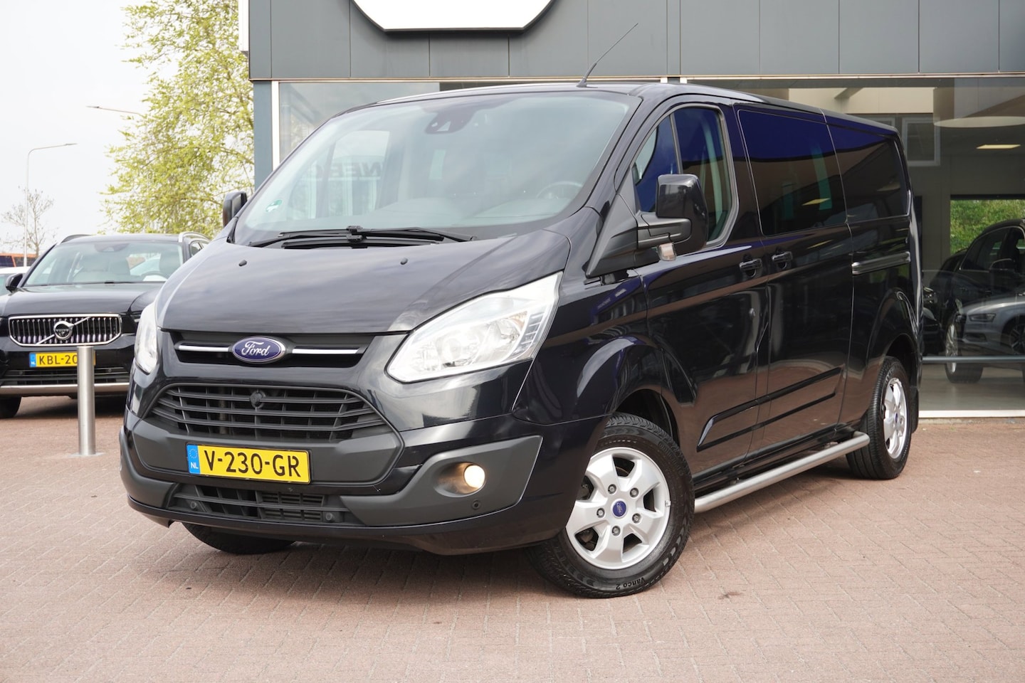 Ford Transit Custom - 290 2.2 TDCI L2H1 Limited DC Airco | Trekhaak | Dubbel Cabine | Elek. Pakket | Inruil moge - AutoWereld.nl