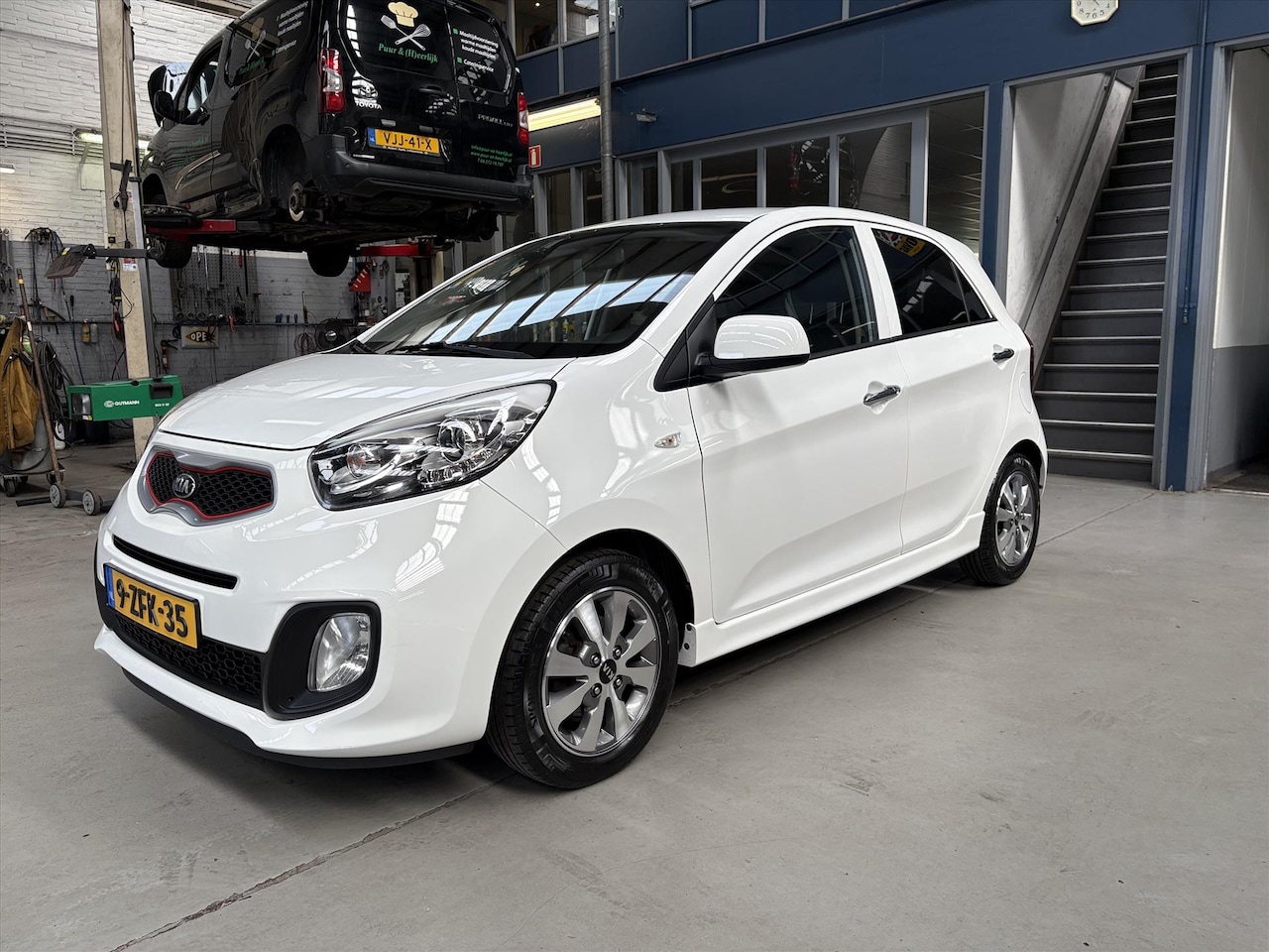 Kia Picanto - 1.0 CVVT 5-DRS | Leder | Climate control | LM Velgen | Bluetooth | Cruise control | NAP | - AutoWereld.nl