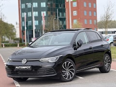 Volkswagen Golf - 1.5 eTSI 150pk Pano Navi ACC IQ Light Sfeerverlichting