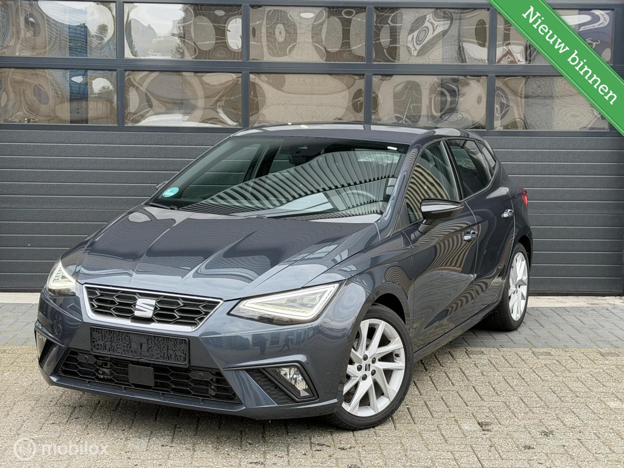 SEAT Ibiza - 1.0 EcoTSI FR Plus Connect | DSG | Virtual | Stoelverw - AutoWereld.nl