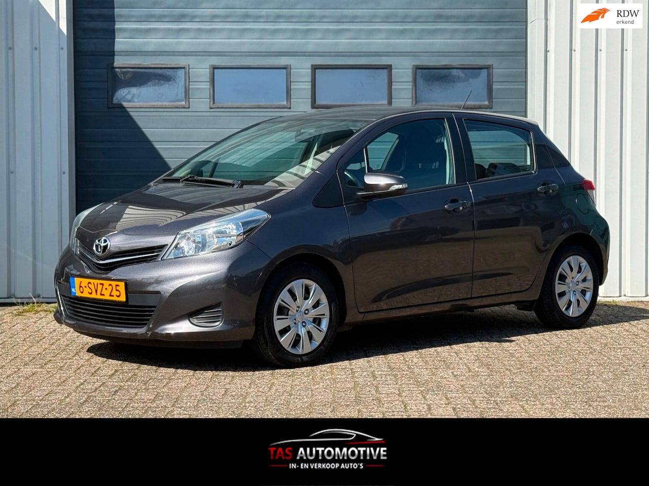 Toyota Yaris - 1.3 VVT-i Aspiration AUTOMAAT / NAVI / AIRCO - AutoWereld.nl