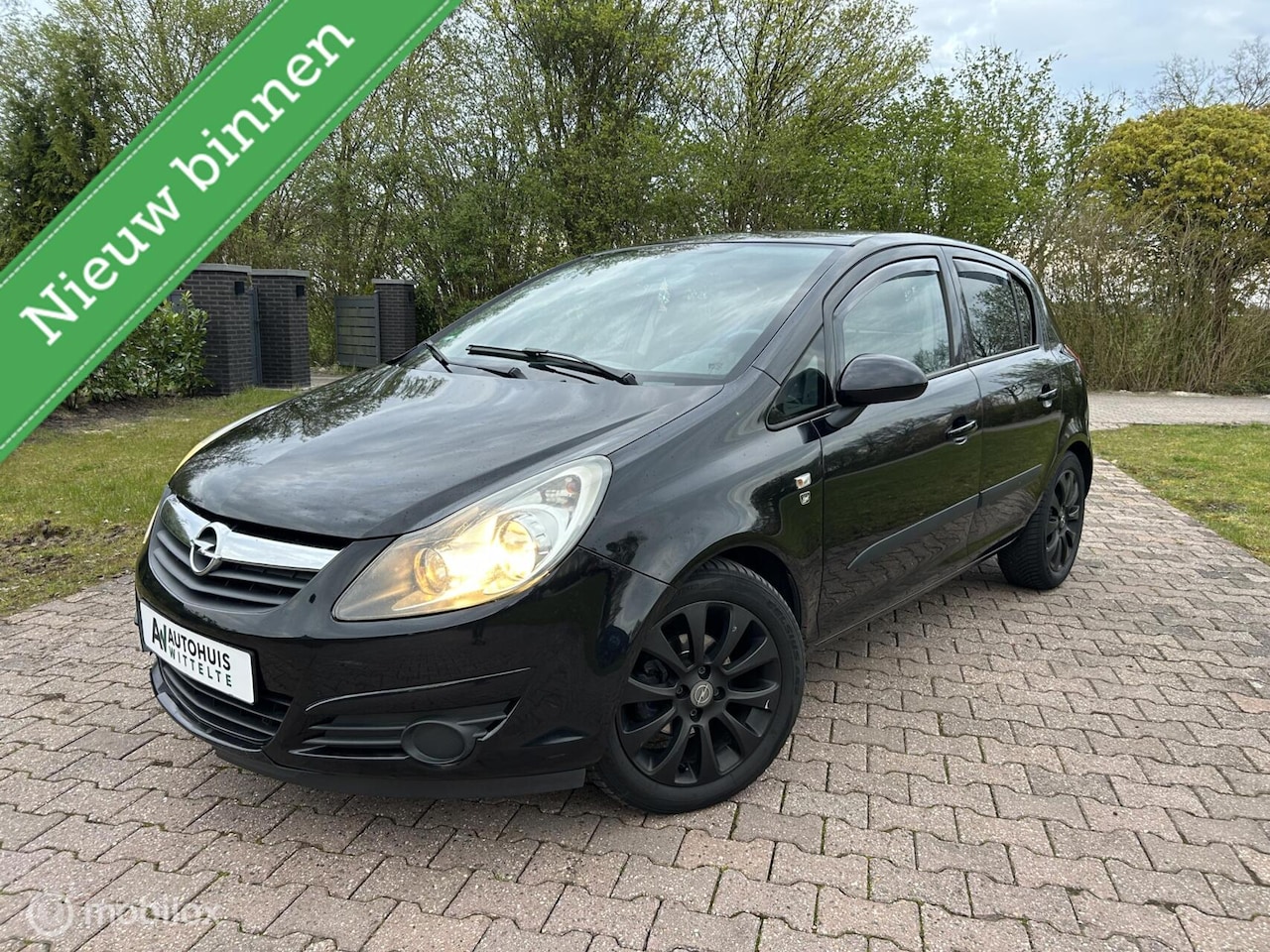 Opel Corsa - 1.2-16V '111' Edition 1.2-16V ‘111’ edition, Cruise, Airco, NAP, APK 10/26 - AutoWereld.nl