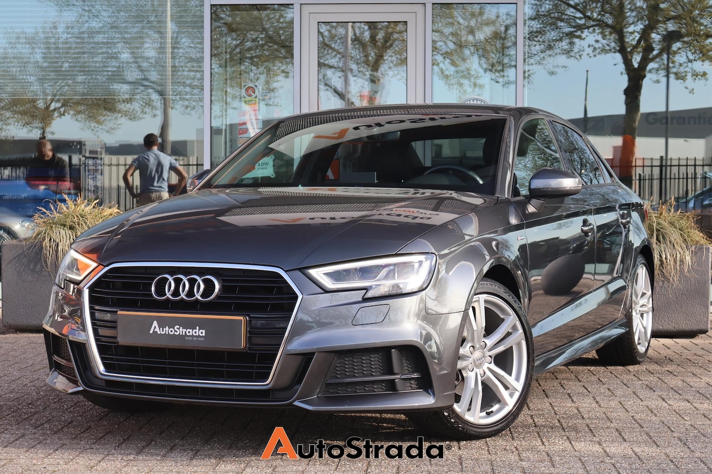 Audi A3 Limousine - 35 S-Line TFSI 150pk | Cruise | Climate | Carplay | Navigatie | Virtual | Sensoren | LED | - AutoWereld.nl
