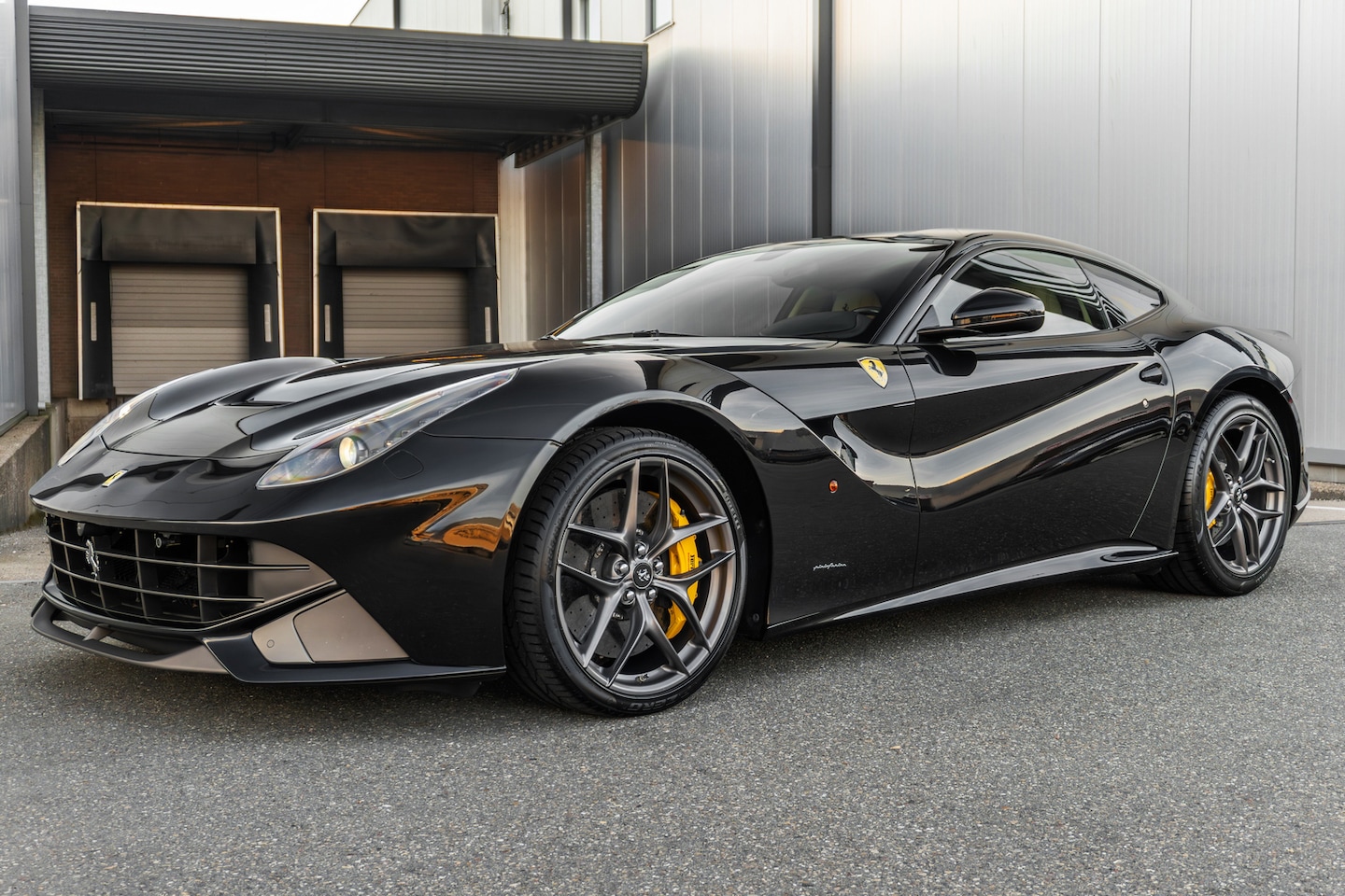 Ferrari F12 - Berlinetta - Nero Daytona - Carbon LED - JBL - Carbon interior parts - AutoWereld.nl