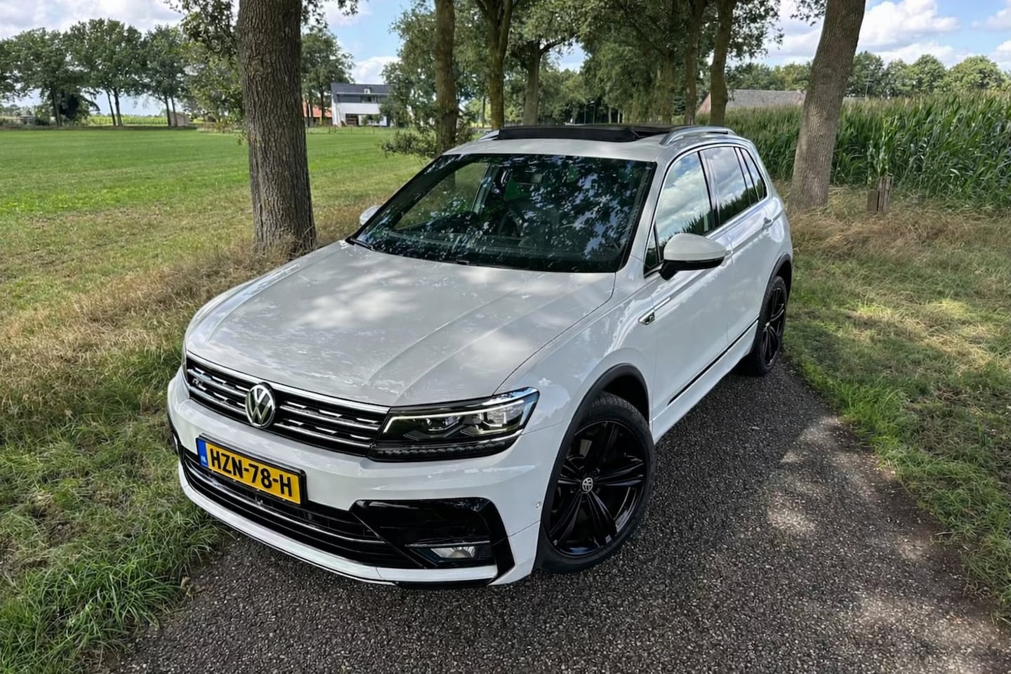 Volkswagen Tiguan - 1.4 TSI ACT Highline Business R |Volledig R-Line|360|Pano|Leer - AutoWereld.nl