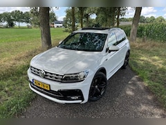 Volkswagen Tiguan - 1.4 TSI ACT Highline Business R |Volledig R-Line|360|Pano|Leer