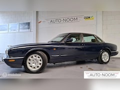 Jaguar XJ - 3.2 V8 Executive NL-AUTO/NAP/WASSENAAR GELEVERD/RECENTE LPG-G3 ✔️