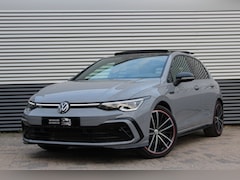Volkswagen Golf - 1.5 eTSI 3x R-Line | Panoramadak | IQ Light | Camera| Dode hoek assistentie | Stoelverwarm