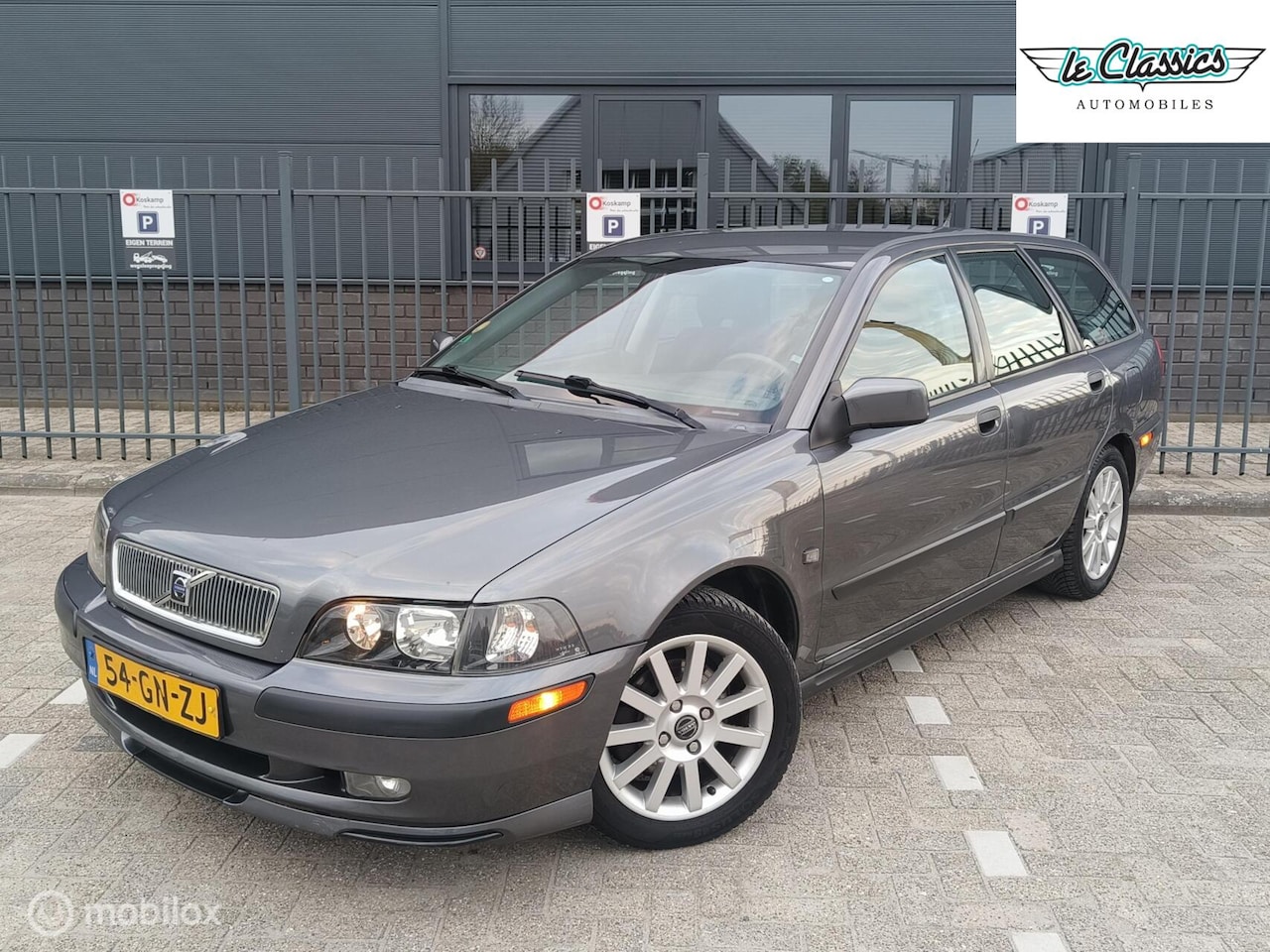 Volvo V40 - 2.0 Europa | trekhaak | airco | keurig! - AutoWereld.nl