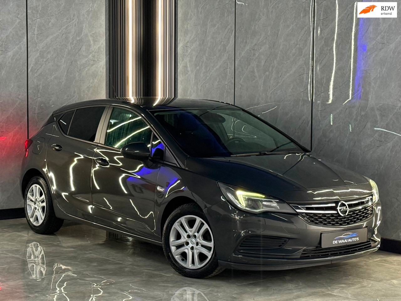 Opel Astra - 1.0 Business+ Lane Assist | Stoelverwarming | Stuurverwarming | Cruise | Start/Stop | Boek - AutoWereld.nl