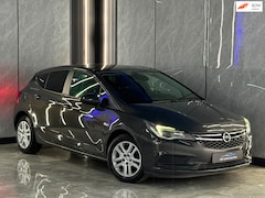 Opel Astra - 1.0 Business+ Lane Assist | Stoelverwarming | Stuurverwarming | Cruise | Start/Stop | Boek