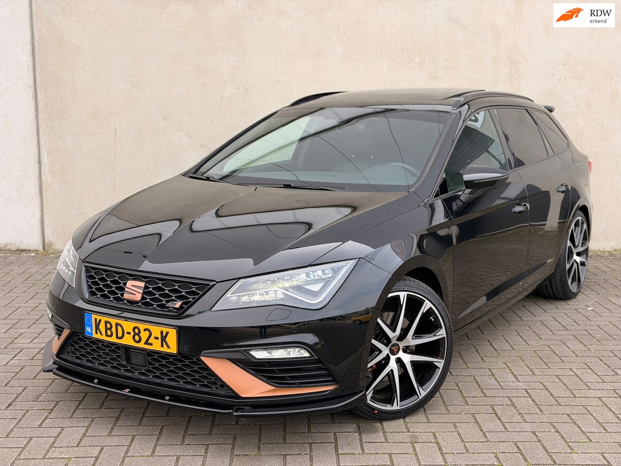 SEAT Leon ST - 2.0 TSI Cupra FR DSG Pano 19'' Virtual Trekh Leder - AutoWereld.nl