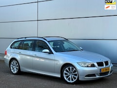 BMW 3-serie Touring - 318i High Executive | Cruise | Stuurbed | park Sensor | Velgen |