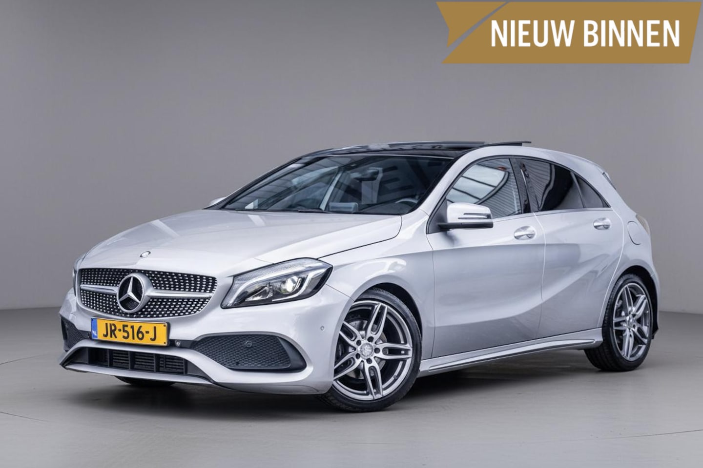Mercedes-Benz A-klasse - 180 AMG Org.NL|Pano-dak|Sfeerverl.|Climate|Stoelverw.|Leder/Alcantara|Dealer-onderhouden - AutoWereld.nl
