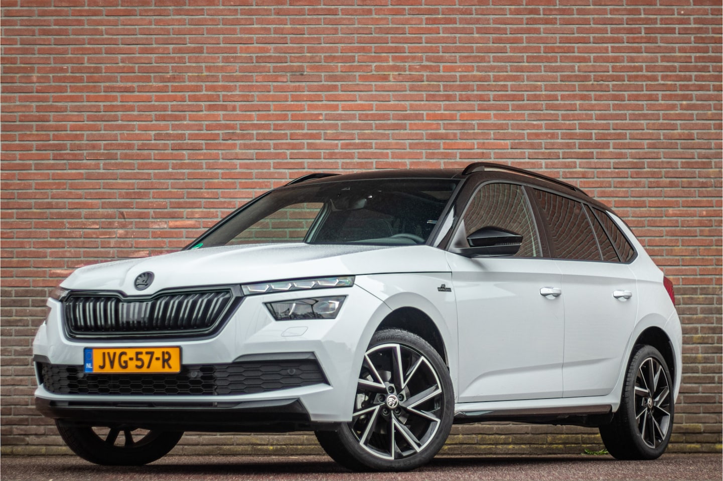 Skoda Kamiq - 1.5 TSI DSG Monte Carlo, Panoramadak, Camera, Stoel & Stuurverwarming, Adaptive Cruise, Ca - AutoWereld.nl