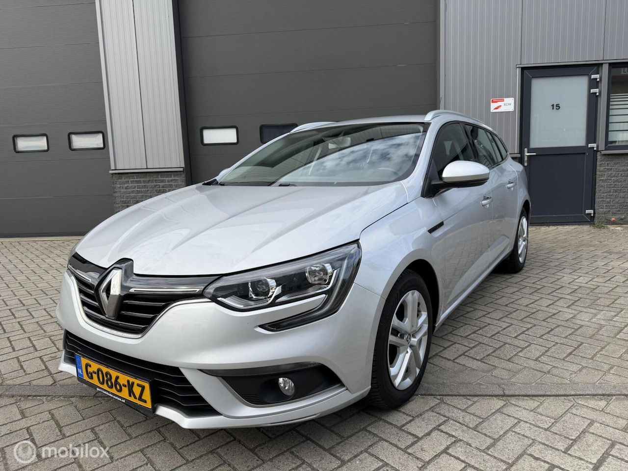 Renault Mégane Estate - 1.5 dCi | Automaat | Carplay | Keyless - AutoWereld.nl