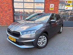 Skoda Fabia - 1.0 TSI Ambition | Apple Carplay | Cruise control | Regen en Licht sensor