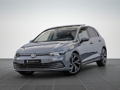 Volkswagen Golf - 1.5 eTSI Style Pano LED Trekhaak Leder 18''