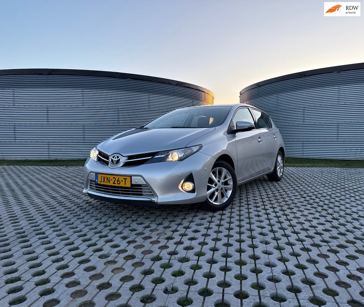 Toyota Auris Touring Sports - 1.6 Aspiration | Park. camera | PDC | 5DRS - AutoWereld.nl