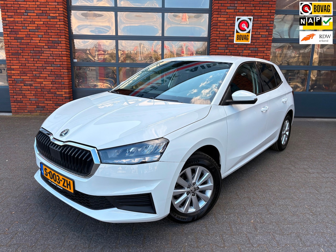 Skoda Fabia - 1.0 TSI Ambition | Apple Carplay | Cruise control | Regen en Licht sensor - AutoWereld.nl