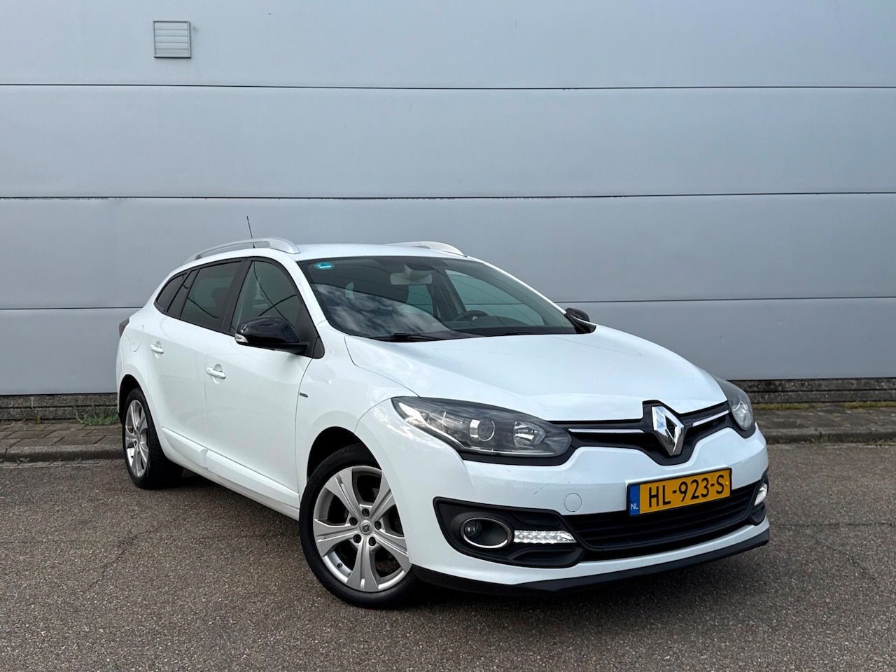 Renault Mégane Estate - 1.5 dCi Limited (bj Dec-2015) NAVI|CLIMATE|LMV 17”|LED| - AutoWereld.nl