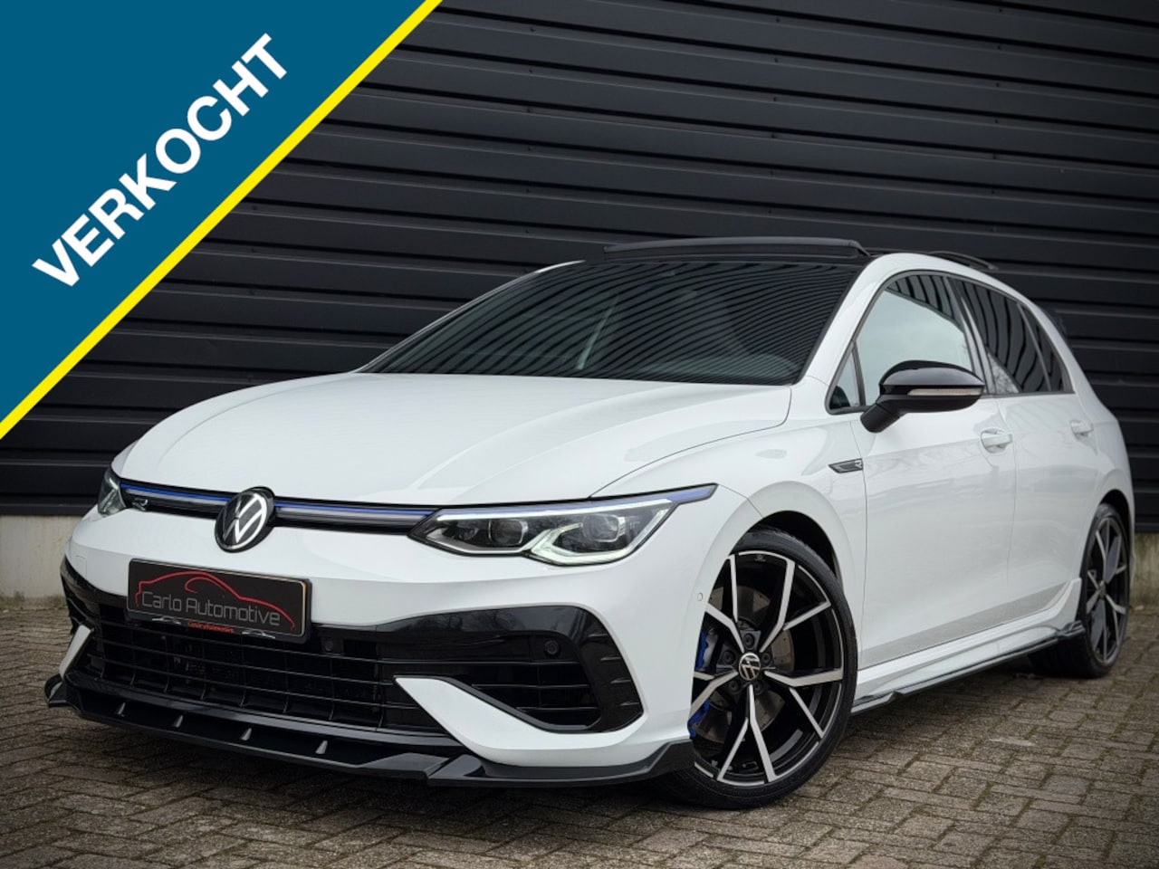 Volkswagen Golf - 2.0 TSI R 4Motion PANO|IQ LIGHT|DCC|MAXTON - AutoWereld.nl