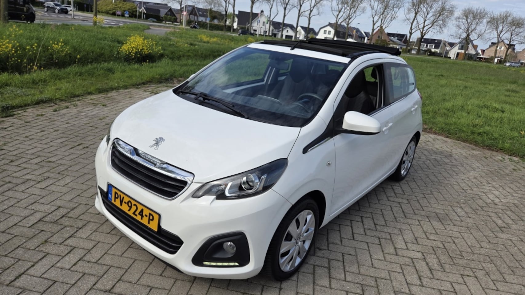 Peugeot 108 - 1.0 e-VTi Prem. Top cabriolet - AutoWereld.nl
