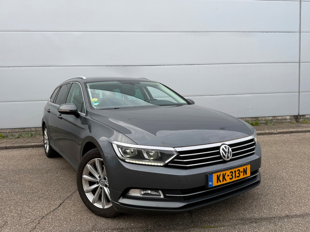 Volkswagen Passat Variant - 1.6 TDI Connected Series (bj 10/2016) LED|NAVI|KEYLESS|INCL BTW - AutoWereld.nl