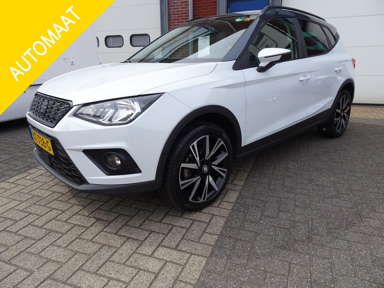 SEAT Arona - 1.0 TSI Style Business Intense Camera l CARPLAY l Trekhaak - AutoWereld.nl
