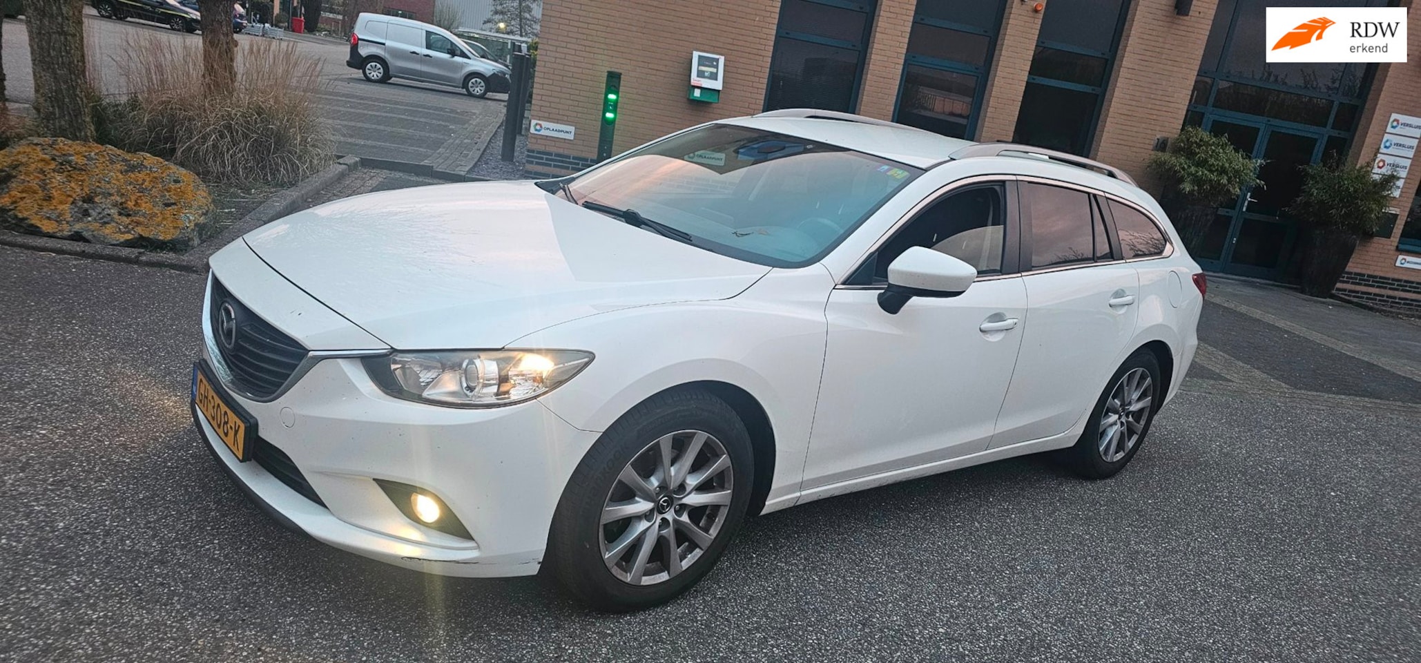 Mazda 6 Sportbreak - 2.2D SkyActiv-D 150 Skylease 2.2D SkyActiv-D 150 Skylease - AutoWereld.nl