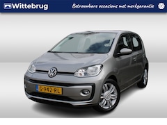 Volkswagen Up! - 1.0 BMT high up / LM velgen 15" / Parkeersensoren A / Cruise control