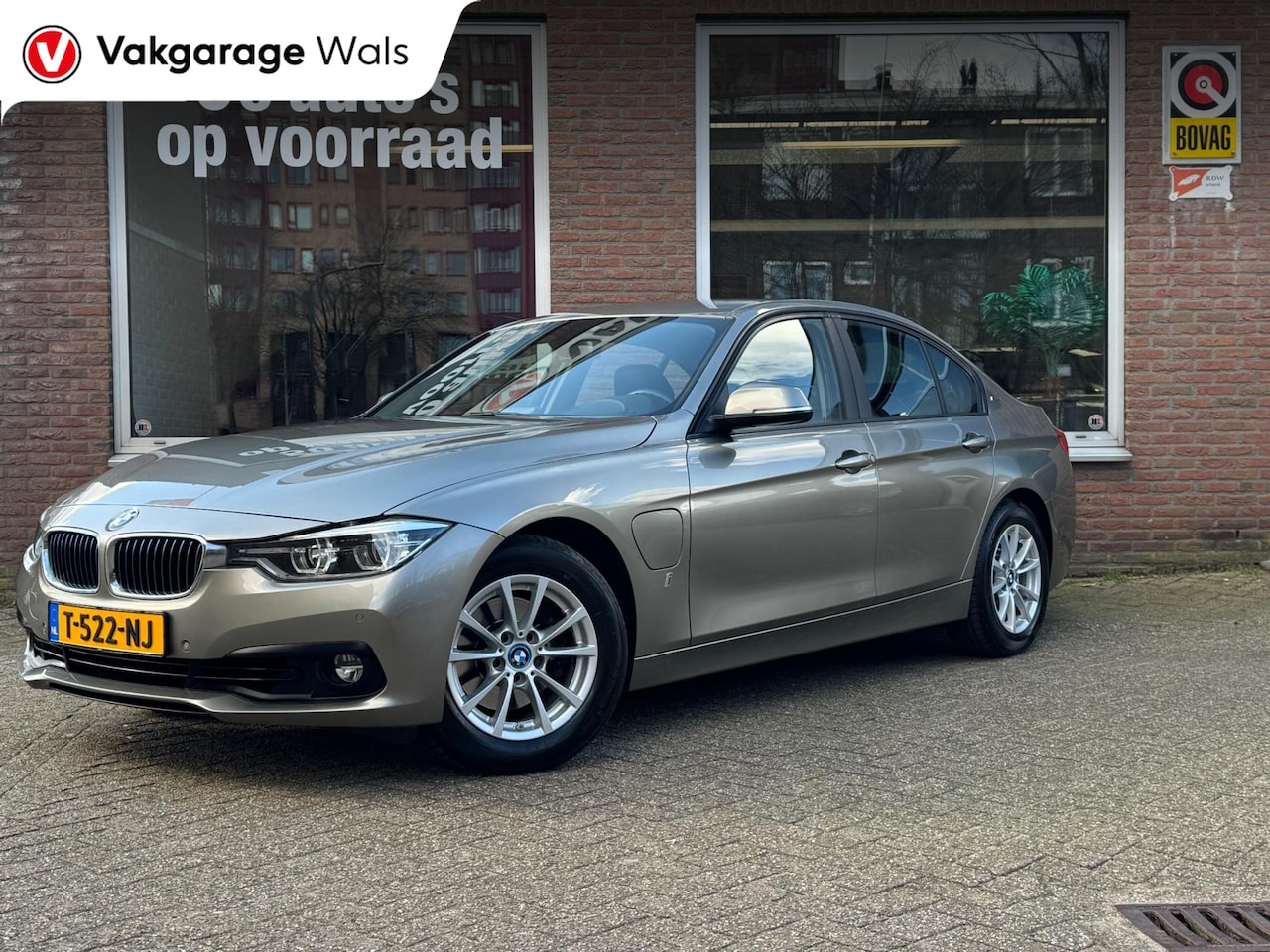 BMW 3-serie - 330e Luxury High Executive | Navi | Clima | Leer | Stoelverwarming | Cruise | Sport - AutoWereld.nl