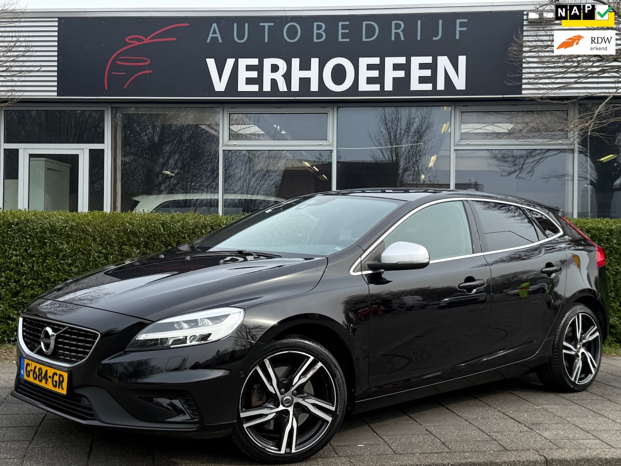 Volvo V40 - 1.5 T3 Polar+ Sport - AUTOMAAT - PANODAK - ZWART LEDER - STOEL VERW - - PARKEER CAMERA / H - AutoWereld.nl