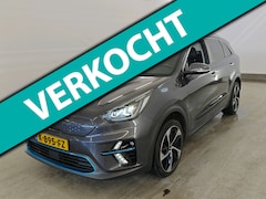 Kia e-Niro - 64 kWh 204pk ExecutiveLine | SOH 99% | Trekhaak | Fase 3 | 18" | Leder | Stuur- en Stoelve