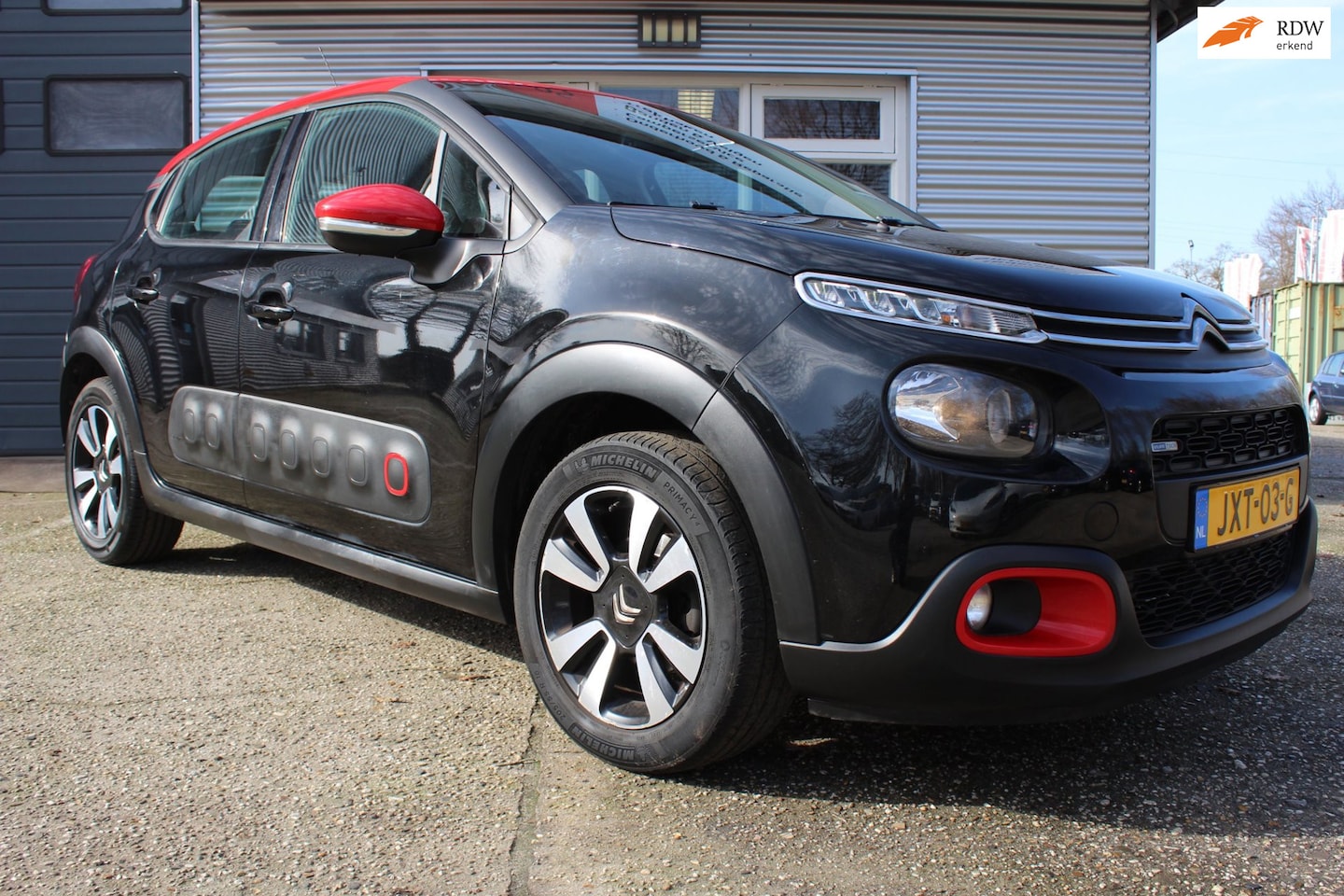 Citroën C3 - 1.2 PureTech Shine 1.2 PureTech Shine 5-deurs, navigatie, cruise-control, lm-velgen, boekjes, nieuwe distribu - AutoWereld.nl