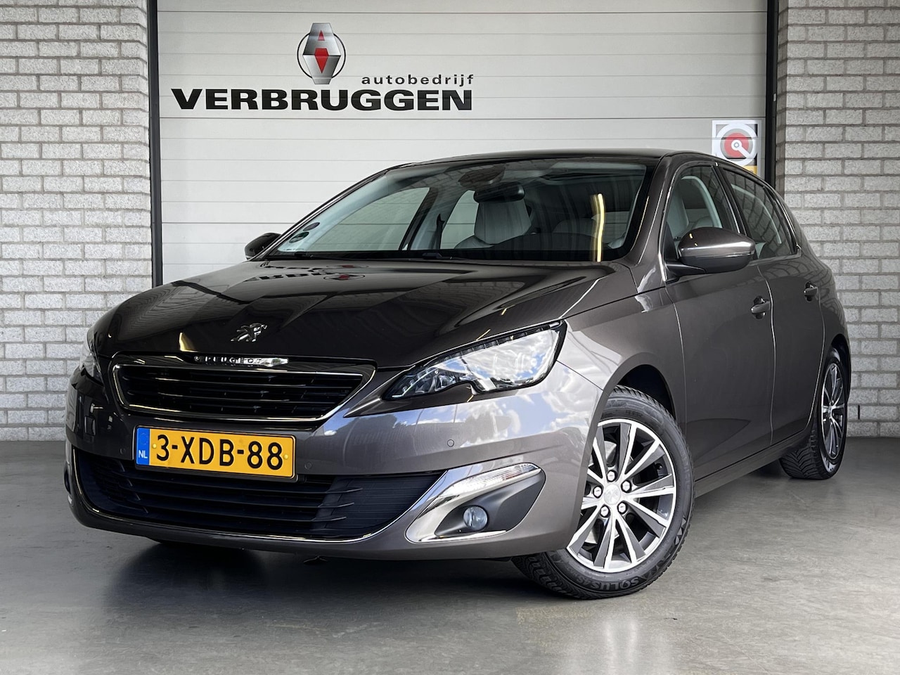 Peugeot 308 - 1.6 THP Première | Volledig onderh. | Trekhaak | Pano | 16" LMV | Navi | PDC | All-in rijk - AutoWereld.nl